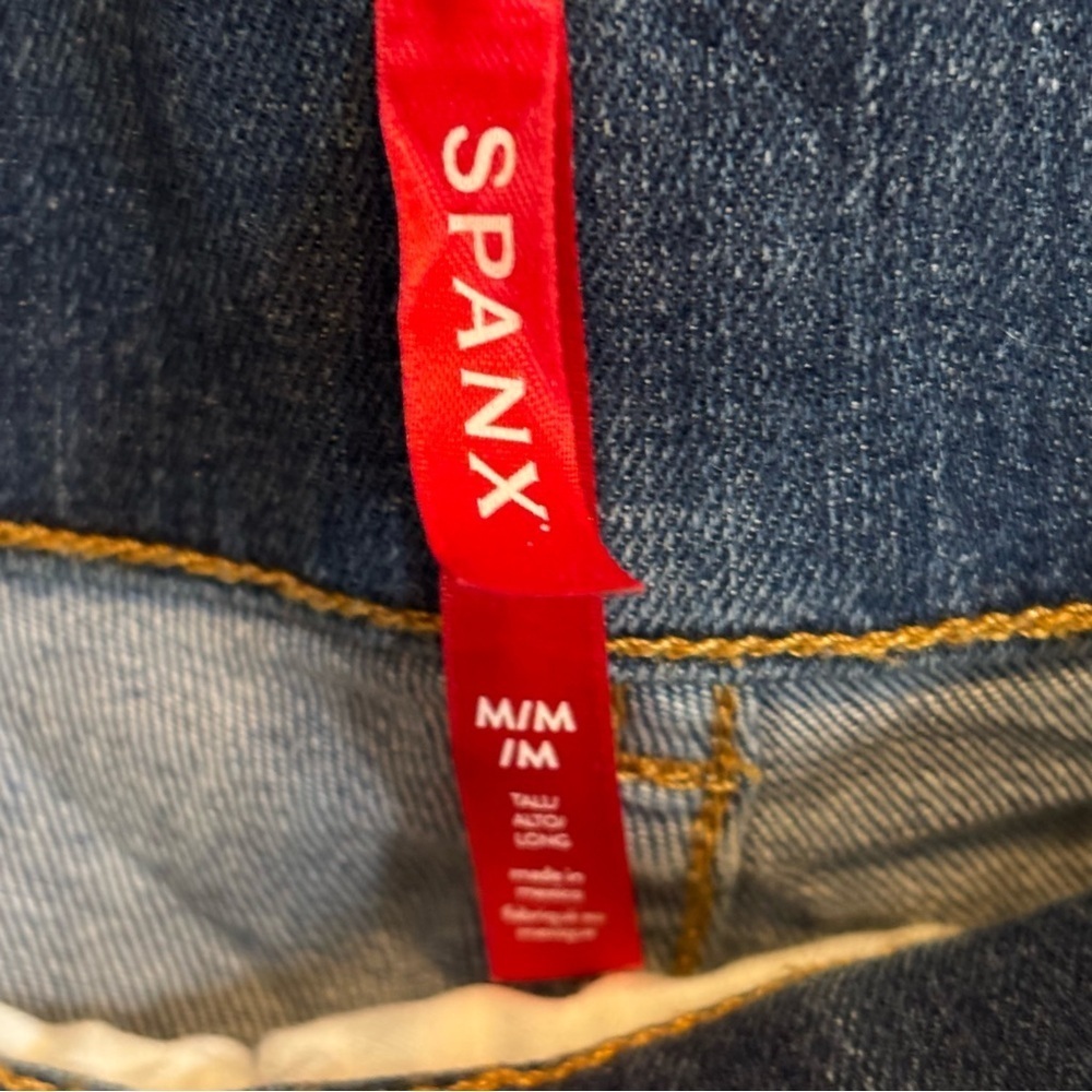 Spanx Everywear Flare Blue Jeans - size M​​ - Picture 6 of 9
